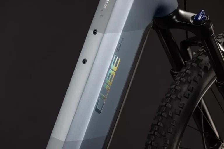 Cube Reaction Hybrid Performance 720 ashgrey´n´prism EE