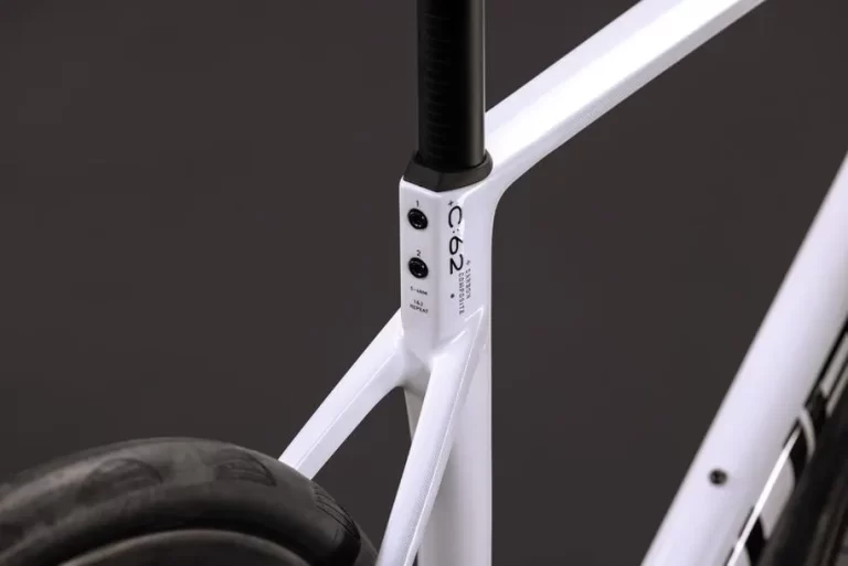 Cube Attain C:62 SLX metallicwhite´n´black