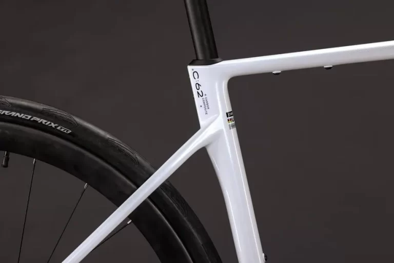 Cube Attain C:62 SLX metallicwhite´n´black