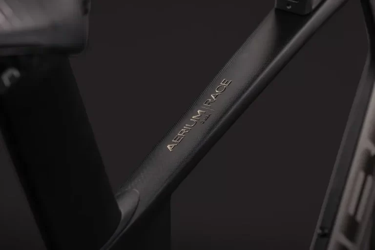 Cube Aerium C:68X Race carbon´n´chrome